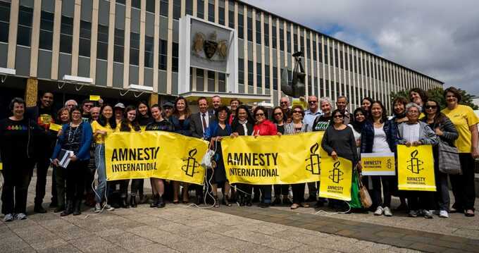 Власти РФ запретили Amnesty, обвинив в подрывной деятельности